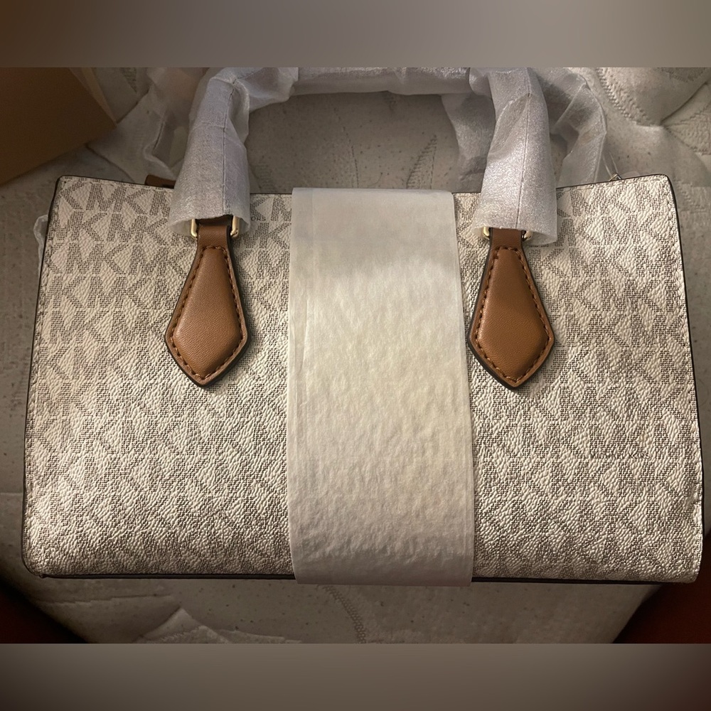 Michael Kors purse